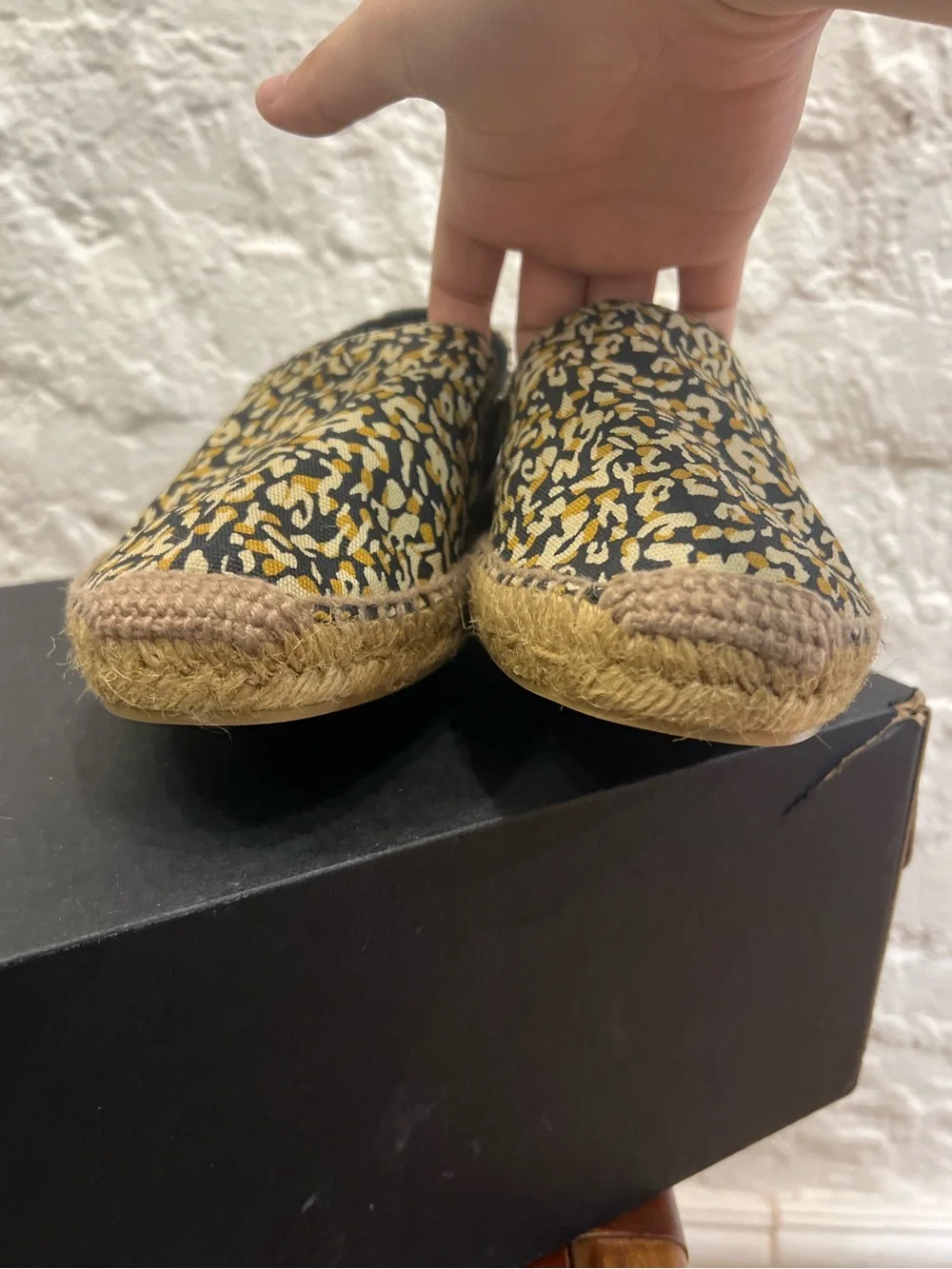 Saint Laurent Signature Espadrilles in Nero Multicolor